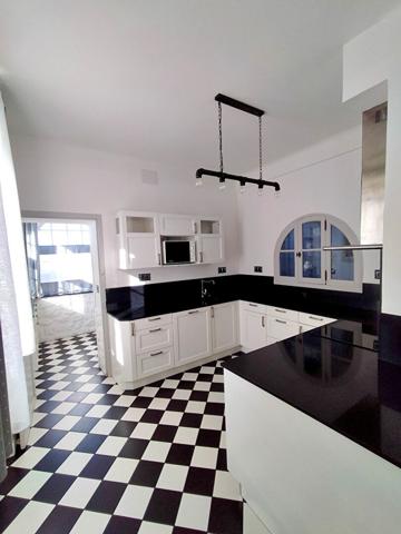 Frontignan - Magnifique villa de 220M² de type 6, avec jardin de 1122M² avec piscine