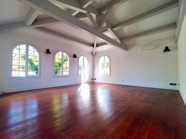 Frontignan - Magnifique villa de 220M² de type 6, avec jardin de 1122M² avec piscine