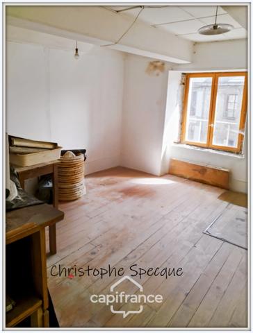 Immeuble à vendre BESSE ET SAINT ANASTAISE (63)