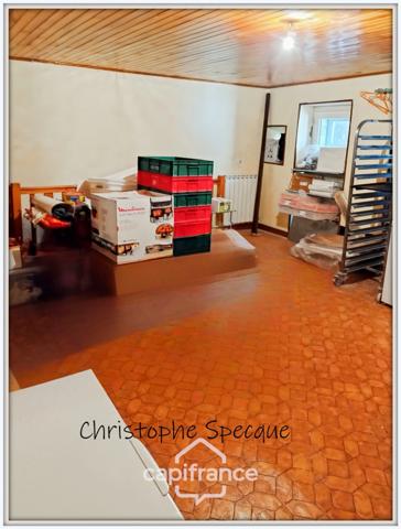 Immeuble à vendre BESSE ET SAINT ANASTAISE (63)