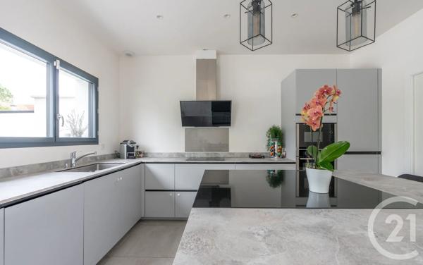 Maison à vendre  6 pièces - 213 m 2   BRY SUR MARNE  - 94