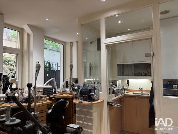 Boutique/Local commercial à vendre 80 m² Paris 16