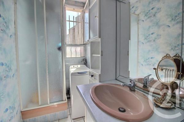 Appartement F2 à vendre  2 pièces - 40,72 m 2   PANTIN  - 93