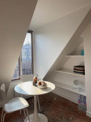 # Appartement – 20m² – Paris 8ème
