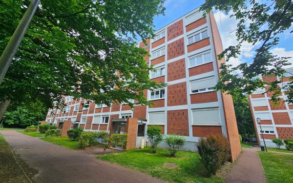 Appartement à vendre    4 pièces • 65,32 m2 Aubergenville