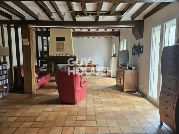 4 CHAMBRES, DÉPENDANCE ET GARAGE DOUBLE