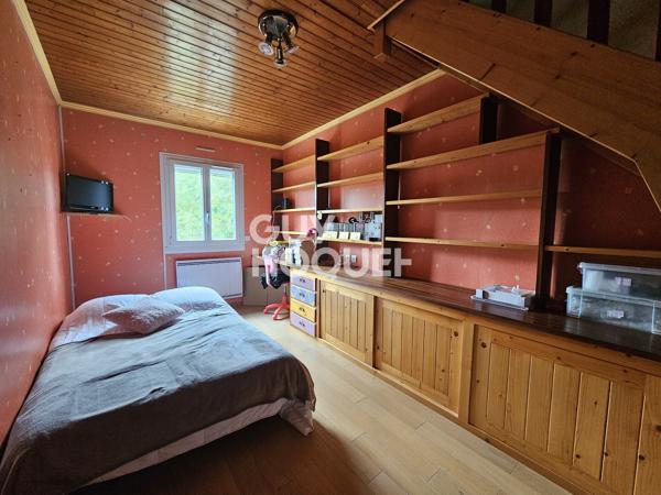 4 CHAMBRES, DÉPENDANCE ET GARAGE DOUBLE