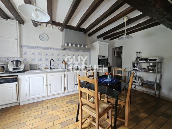 4 CHAMBRES, DÉPENDANCE ET GARAGE DOUBLE