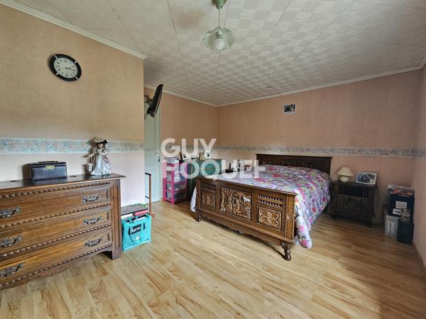4 CHAMBRES, DÉPENDANCE ET GARAGE DOUBLE