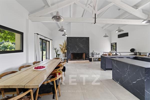 Mas ancien entièrement rénovée de 350m2 - Châteaurenard (Alpilles)
