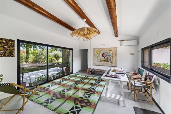 Mas ancien entièrement rénovée de 350m2 - Châteaurenard (Alpilles)