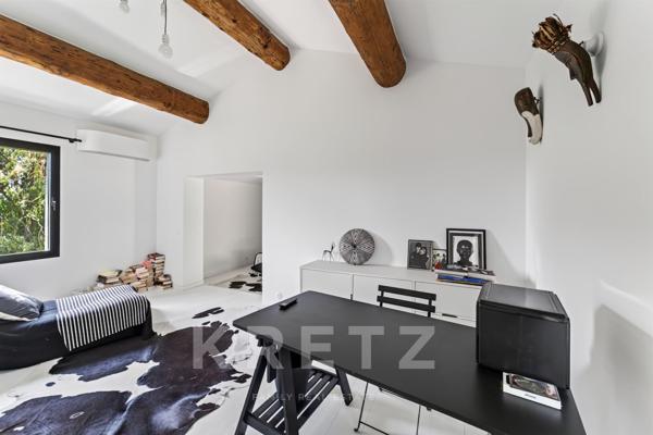 Mas ancien entièrement rénovée de 350m2 - Châteaurenard (Alpilles)