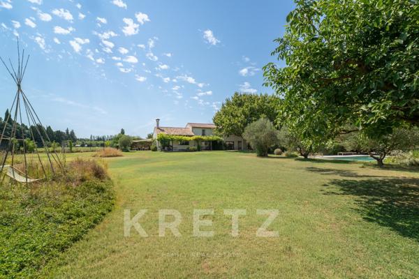 Mas ancien entièrement rénovée de 350m2 - Châteaurenard (Alpilles)