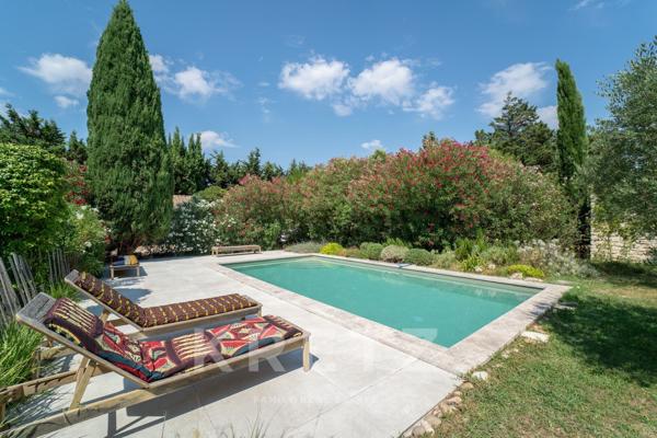 Mas ancien entièrement rénovée de 350m2 - Châteaurenard (Alpilles)