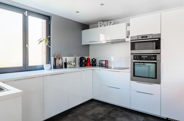 Maison avec 1200 m² de terrain et piscine