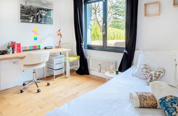 Maison avec 1200 m² de terrain et piscine