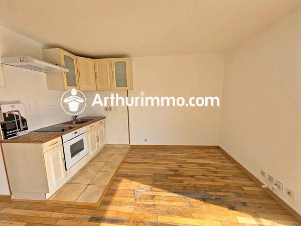 Vente                                                      Appartement
                        
                     1 pièces                      30 m2                     à Savigny-le-Temple