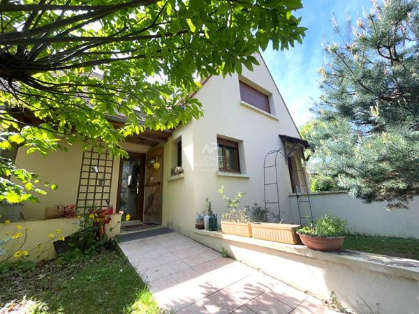 Maison Verneuilsur Seine 6 pièce(s) 180 m2 €555 000 ** - Référence 1762