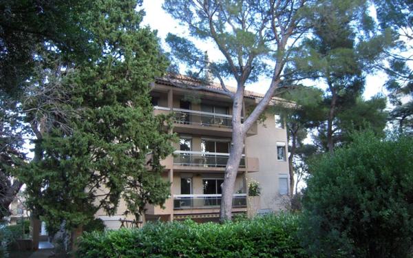 Appartement à louer    3 pièces •  Nîmes