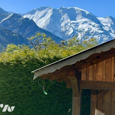 SAINT GERVAIS LES BAINS, magnifique chalet traditionnel rénové de 142 m2 avec vue Mont blanc
