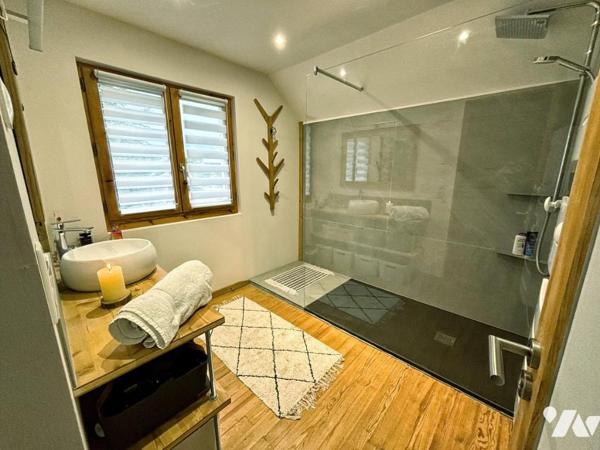 SAINT GERVAIS LES BAINS, magnifique chalet traditionnel rénové de 142 m2 avec vue Mont blanc