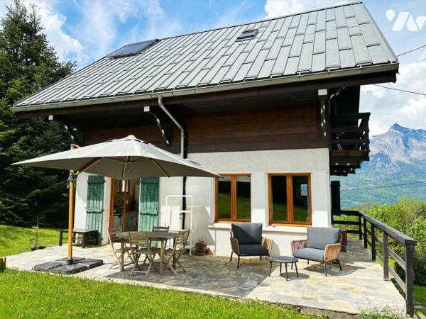 SAINT GERVAIS LES BAINS, magnifique chalet traditionnel rénové de 142 m2 avec vue Mont blanc