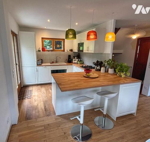 SAINT GERVAIS LES BAINS, magnifique chalet traditionnel rénové de 142 m2 avec vue Mont blanc