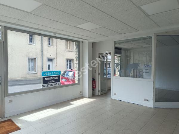 EPERNON LOCAL COMMERCIAL OU PROFESSIONNEL A LOUER.