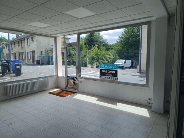 EPERNON LOCAL COMMERCIAL OU PROFESSIONNEL A LOUER.