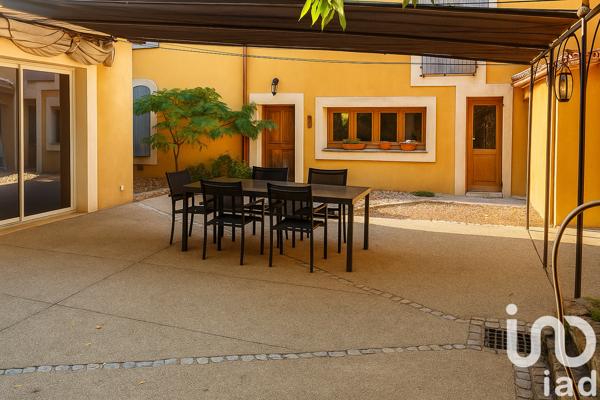 Maison à vendre 10 pièces 300 m² Camaret-sur-Aigues