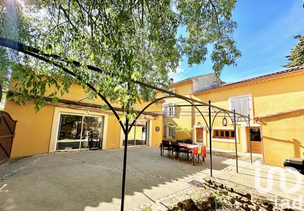 Maison à vendre 10 pièces 300 m² Camaret-sur-Aigues