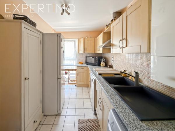 MARGENCY. 3 PIÈCES AVEC BALCON – DOUBLE SÉJOUR 30 M² – 2? CHAMBRE POSSIBLE – PARKING