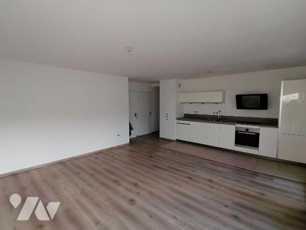 NOUVEAUTE TRENTE CINQ NOTAIRES !! Au coeur du centre historique de Bruz, place Marcel Pagnol, v...