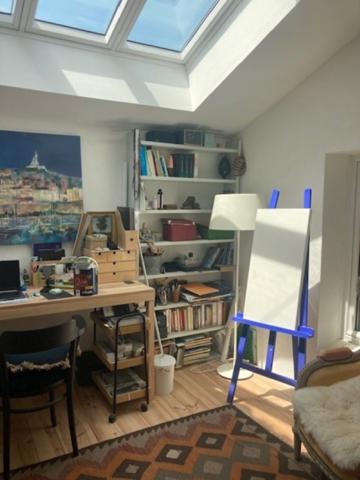 Jolie batîsse du 19ème siècle proche plage et port