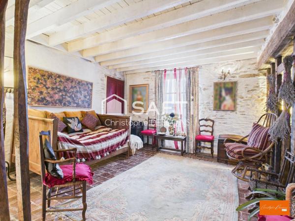 Maison de ville de charme en pierre avec jardin à Saint-Aignan-de-Couptrain