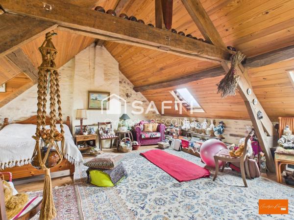 Maison de ville de charme en pierre avec jardin à Saint-Aignan-de-Couptrain