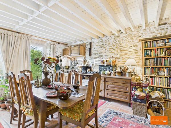 Maison de ville de charme en pierre avec jardin à Saint-Aignan-de-Couptrain