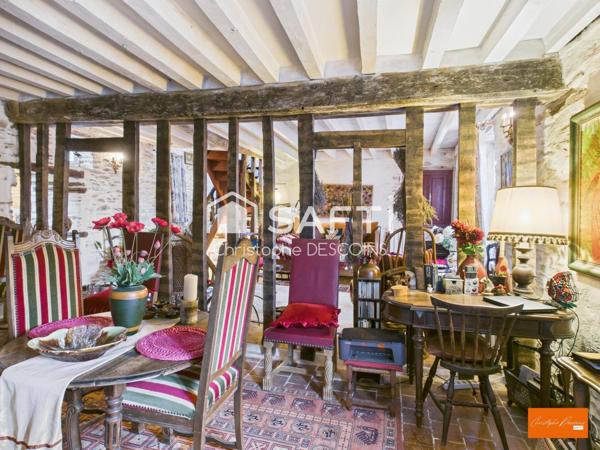 Maison de ville de charme en pierre avec jardin à Saint-Aignan-de-Couptrain