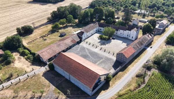 A VENDRE ! Domaine de réception avec activité | Murs et fonds de commerce | A 5 min de Lieusaint