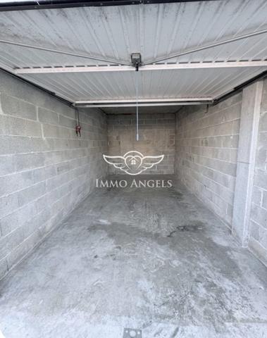 TRES BEAU T3 ENTIEREMENT RENOVE-TERRASSE-GARAGE FERME-PLACE DE PARKING PRIVATIVE