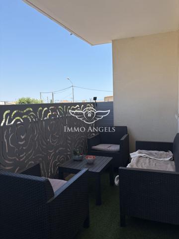 TRES BEAU T3 ENTIEREMENT RENOVE-TERRASSE-GARAGE FERME-PLACE DE PARKING PRIVATIVE