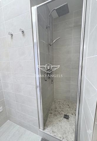 TRES BEAU T3 ENTIEREMENT RENOVE-TERRASSE-GARAGE FERME-PLACE DE PARKING PRIVATIVE