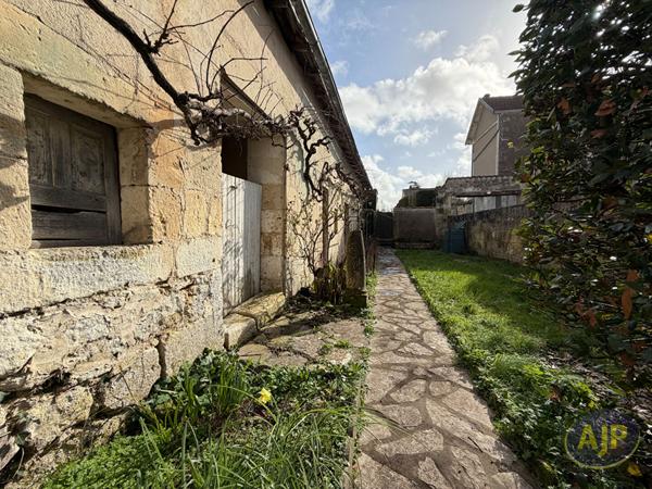 Vente maison Pons : 295 600 € - AJP Immobilier Pons