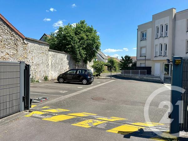Parking à vendre  14 m 2   EVRY  - 91