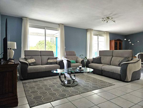 Villeneuve-sur-Lot (47300) VILLENEUVE/LOT - APPARTEMENT - 108M² - 4 PIECES - 3 CHAMBRES - TERRASSE - GARAGE - COMMERCES