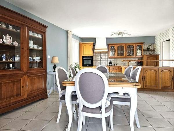 Villeneuve-sur-Lot (47300) VILLENEUVE/LOT - APPARTEMENT - 108M² - 4 PIECES - 3 CHAMBRES - TERRASSE - GARAGE - COMMERCES