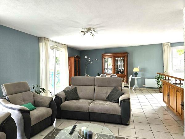 Villeneuve-sur-Lot (47300) VILLENEUVE/LOT - APPARTEMENT - 108M² - 4 PIECES - 3 CHAMBRES - TERRASSE - GARAGE - COMMERCES