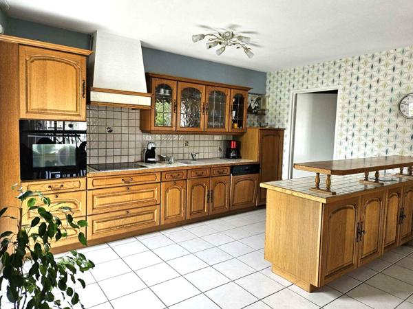 Villeneuve-sur-Lot (47300) VILLENEUVE/LOT - APPARTEMENT - 108M² - 4 PIECES - 3 CHAMBRES - TERRASSE - GARAGE - COMMERCES