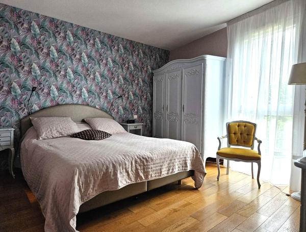 Villeneuve-sur-Lot (47300) VILLENEUVE/LOT - APPARTEMENT - 108M² - 4 PIECES - 3 CHAMBRES - TERRASSE - GARAGE - COMMERCES