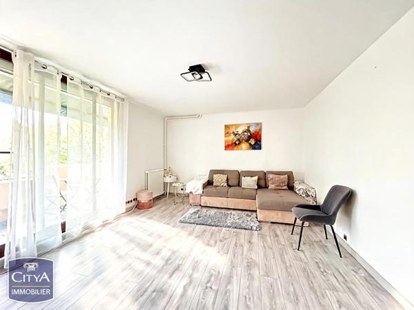 Appartement à vendre 4 pièces 81m² Évry-Courcouronnes (91000)